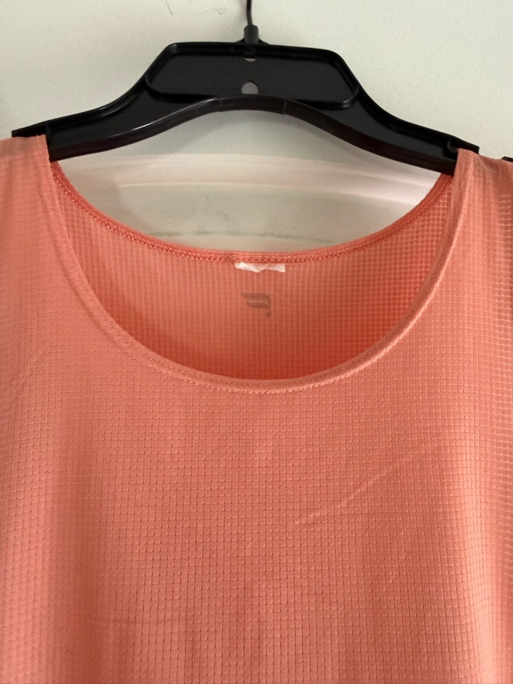 Women's Fabletics Racerback Top - Picture 2 of 4